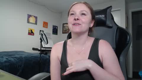 Snapshot of gingervial chatting on 10-30-25, 11:49 gingervial online show from 10-30-25, 11:49