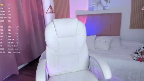 Kendall online show from 02-08-25, 02:38