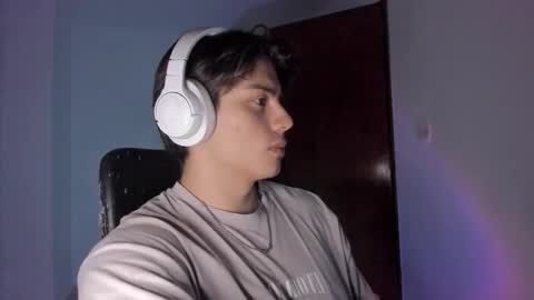 Snapshot of gio_russo chatting on 10-08-25, 11:35 GioRusso online show from 10-08-25, 11:35