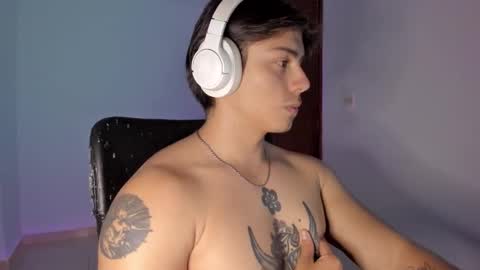 Snapshot of gio_russo chatting on 10-22-25, 10:53 GioRusso online show from 10-22-25, 10:53