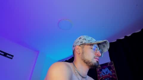 GIOMAR REYES online show from 12-24-24, 07:39