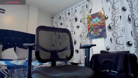 GIOMAR REYES online show from 10-11-25, 05:50