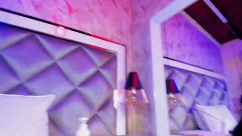 Snapshot of giorgia_13 chatting on 01-10-25, 09:23 giorgia online show from 01-10-25, 09:23