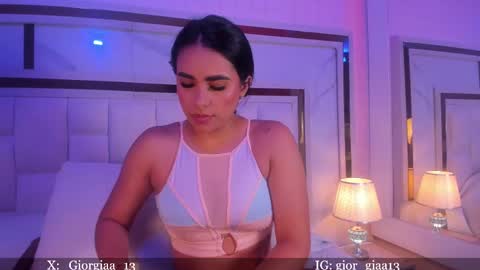 Snapshot of giorgia_13 chatting on 02-27-25, 03:14 giorgia online show from 02-27-25, 03:14