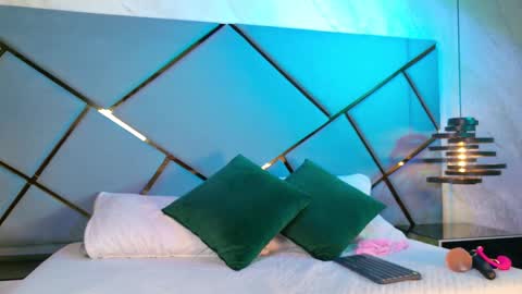 Snapshot of giorgia_13 chatting on 09-10-25, 03:06 giorgia online show from 09-10-25, 03:06