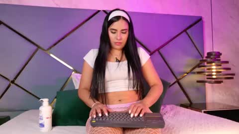 Snapshot of giorgia_13 chatting on 09-11-25, 03:28 giorgia online show from 09-11-25, 03:28