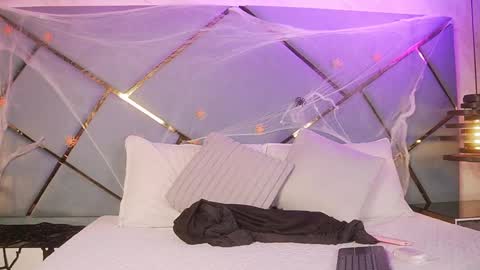 Snapshot of giorgia_13 chatting on 10-28-25, 03:10 giorgia online show from 10-28-25, 03:10