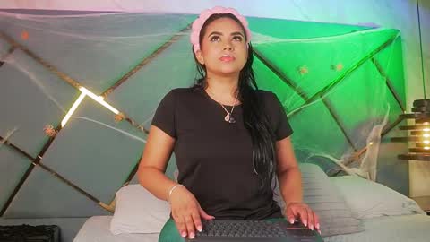 Snapshot of giorgia_13 chatting on 10-30-25, 03:08 giorgia online show from 10-30-25, 03:08