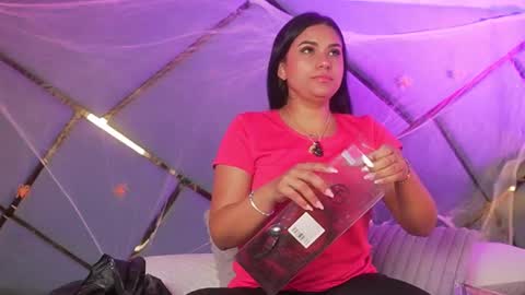 Snapshot of giorgia_13 chatting on 10-31-25, 03:18 giorgia online show from 10-31-25, 03:18