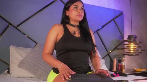 Snapshot of giorgia_13 chatting on 11-22-25, 03:27 giorgia online show from 11-22-25, 03:27