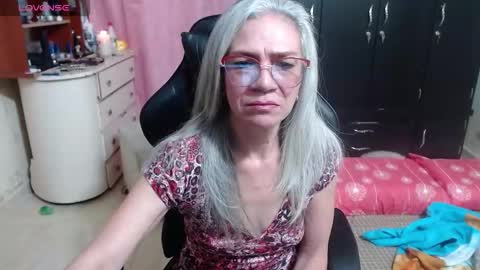 Mary online show from 10-15-25, 04:01