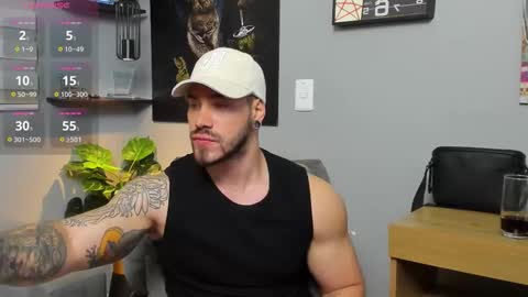 Snapshot of giorgio_leone2 chatting on 10-29-25, 01:41 Giorgio leone online show from 10-29-25, 01:41