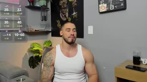 Snapshot of giorgio_leone2 chatting on 11-19-25, 02:11 Giorgio leone online show from 11-19-25, 02:11