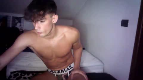 Snapshot of giovyyx chatting on 02-14-25, 06:19 giovyyx online show from 02-14-25, 06:19