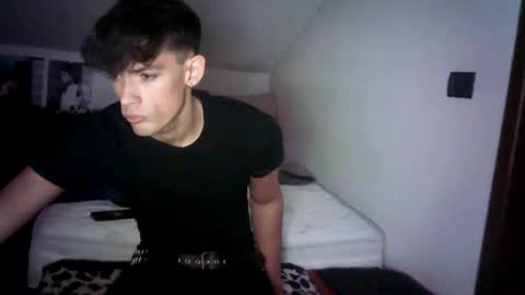 Snapshot of giovyyx chatting on 02-15-25, 03:42 giovyyx online show from 02-15-25, 03:42