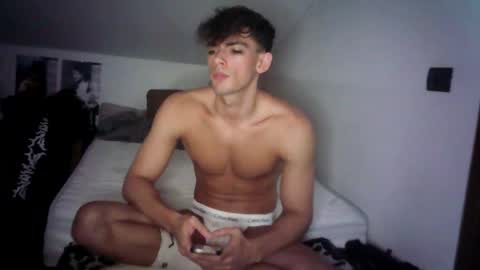 Snapshot of giovyyx chatting on 02-16-25, 11:16 giovyyx online show from 02-16-25, 11:16