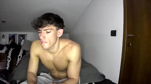 Snapshot of giovyyx chatting on 03-03-25, 10:10 giovyyx online show from 03-03-25, 10:10