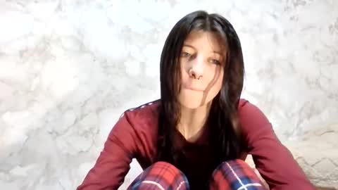 girl_cute007 online show from 02-13-26, 08:05