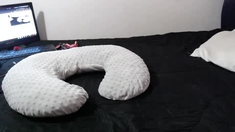 Aleja online show from 10-30-25, 04:08