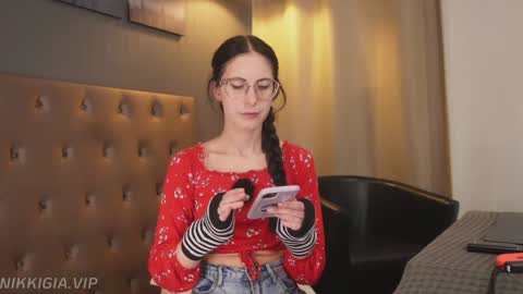 Nikki online show from 11-16-25, 02:22