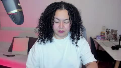 girl_inline online show from 11-27-25, 02:02