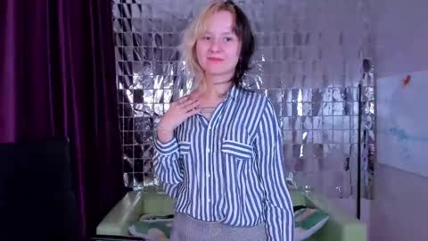girl_next_doorr online show from 12-27-24, 03:59