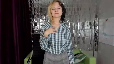 girl_next_doorr online show from 12-28-24, 12:24
