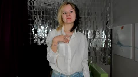 girl_next_doorr online show from 01-04-25, 12:27