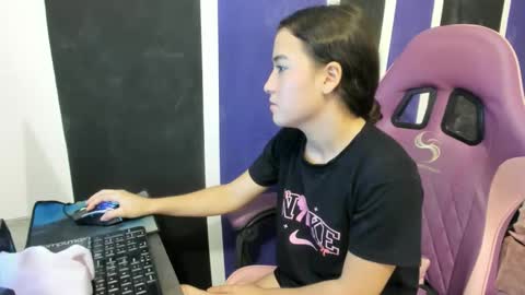 Snapshot of girl_princess18 chatting on 02-25-26, 09:13 girl_princess18 online show from 02-25-26, 09:13