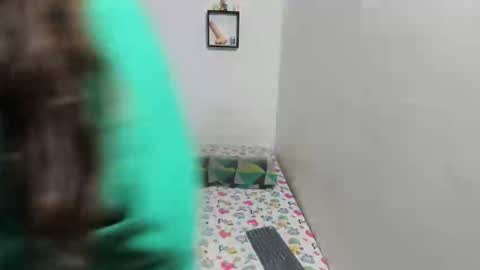 girl_sweet09 online show from 11-05-25, 06:08