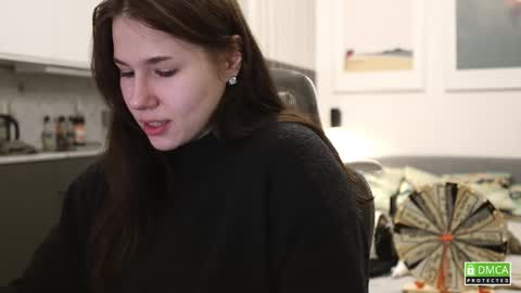 Snapshot of girl_u_never_met chatting on 11-14-25, 05:33 Kristin online show from 11-14-25, 05:33