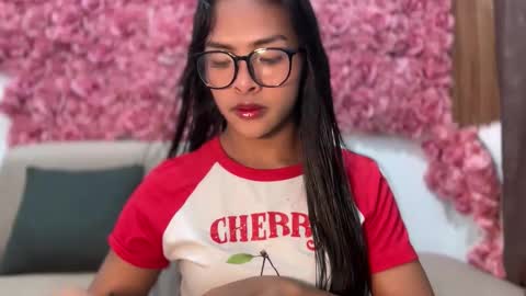 Snapshot of girlcock_dominantfucker chatting on 10-07-25, 10:45 queen ronna online show from 10-07-25, 10:45