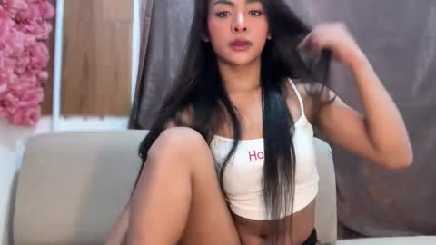 Snapshot of girlcock_dominantfucker chatting on 10-23-25, 04:50 queen ronna online show from 10-23-25, 04:50