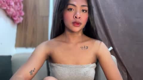 Snapshot of girlcock_dominantfucker chatting on 10-26-25, 08:09 queen ronna online show from 10-26-25, 08:09