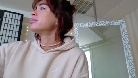 Snapshot of girlnextd00r_ chatting on 03-07-25, 01:18 Hanna online show from 03-07-25, 01:18