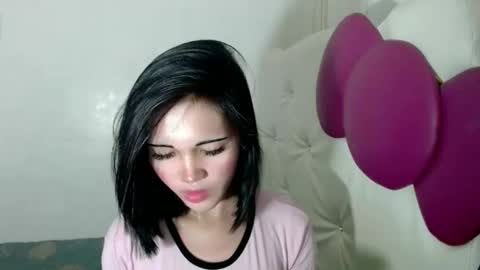 Snapshot of girlthatyouwantxx chatting on 10-11-25, 04:55 Divine online show from 10-11-25, 04:55