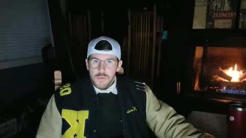 Snapshot of girthwayne chatting on 12-19-24, 10:21 croyal09 online show from 12-19-24, 10:21