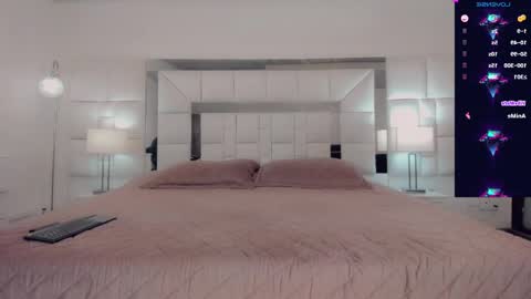 Gisel online show from 03-09-25, 01:46