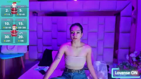 Snapshot of gisell_squirt chatting on 11-22-25, 12:26 gisell_squirt online show from 11-22-25, 12:26