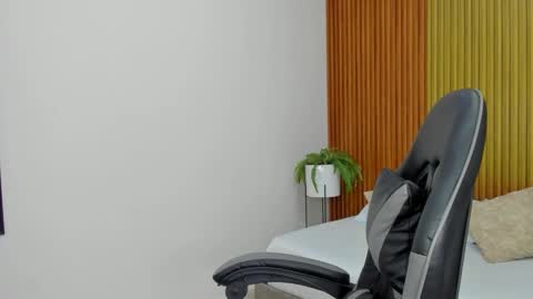 Snapshot of gisella15_ chatting on 11-03-25, 07:26 G I S E online show from 11-03-25, 07:26