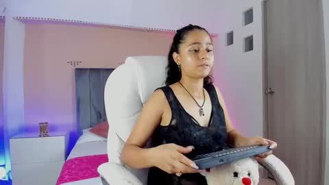 GISELLE ROLDAN online show from 09-10-25, 03:39
