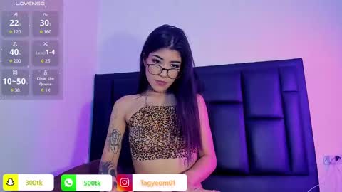 Snapshot of giselleblare chatting on 01-13-25, 05:44 giselleblare online show from 01-13-25, 05:44