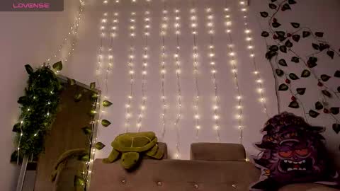 GiuliaCash online show from 12-17-25, 12:22