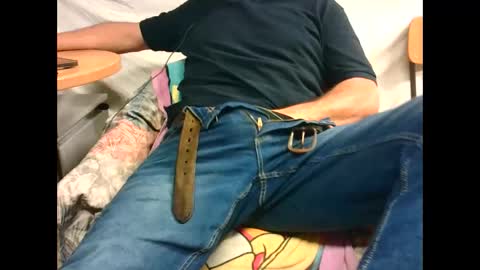 Snapshot of giulio__35 chatting on 09-10-25, 03:01 giulio__35 online show from 09-10-25, 03:01