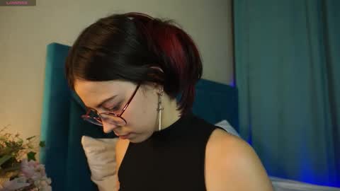 Snapshot of gizefto chatting on 10-17-25, 02:52 Agness online show from 10-17-25, 02:52