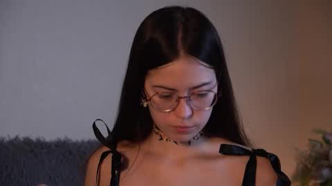 Snapshot of gizefto chatting on 10-25-25, 11:29 Agness online show from 10-25-25, 11:29