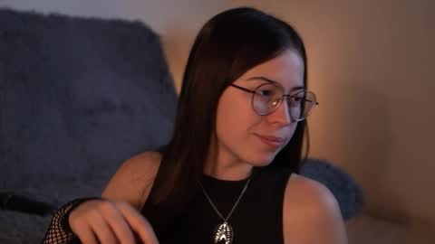 Snapshot of gizefto chatting on 11-07-25, 01:33 Agness online show from 11-07-25, 01:33