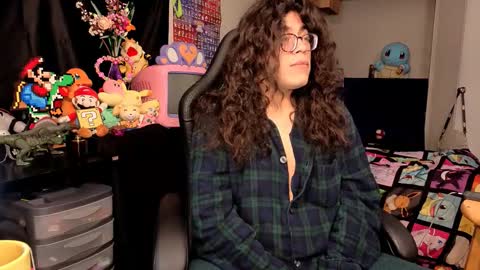 glaceon9 online show from 10-31-25, 11:22