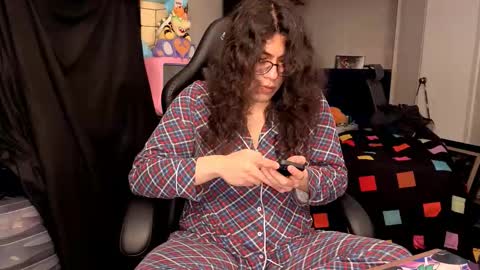 glaceon9 online show from 11-21-25, 01:04