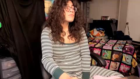 glaceon9 online show from 11-21-25, 09:02